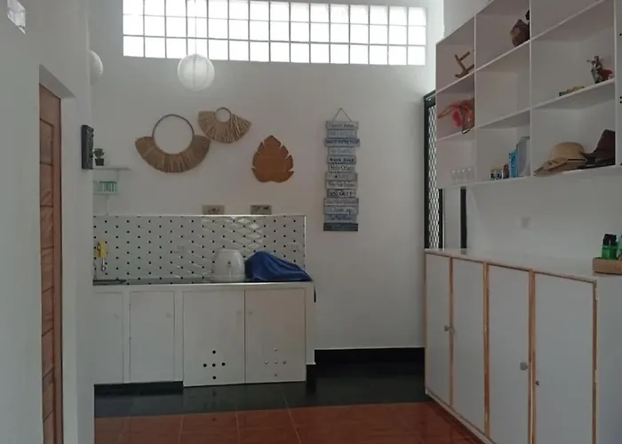 Malapasqua Island House *